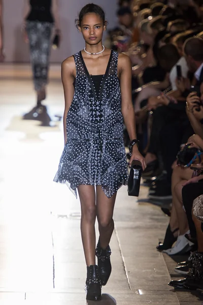 Look 24